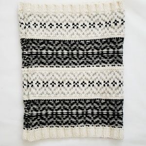 Cozy, Chunky Gap Fair Isle Cowl Scarf